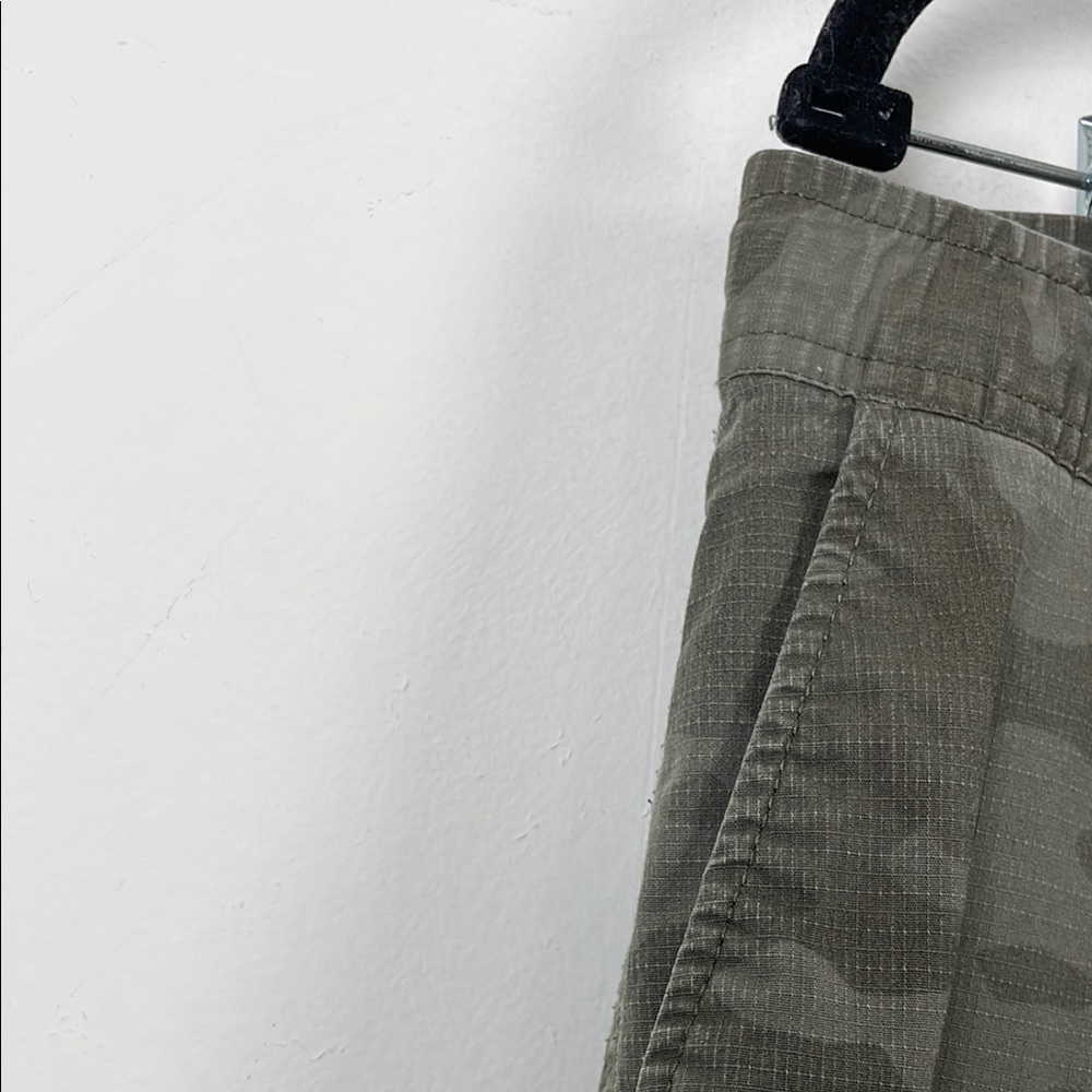 Vuori Ripstop Duraterra Slim Fit Hiking Women's XL Camo 5 Pocket Cargo Pants - Picture 5 of 10